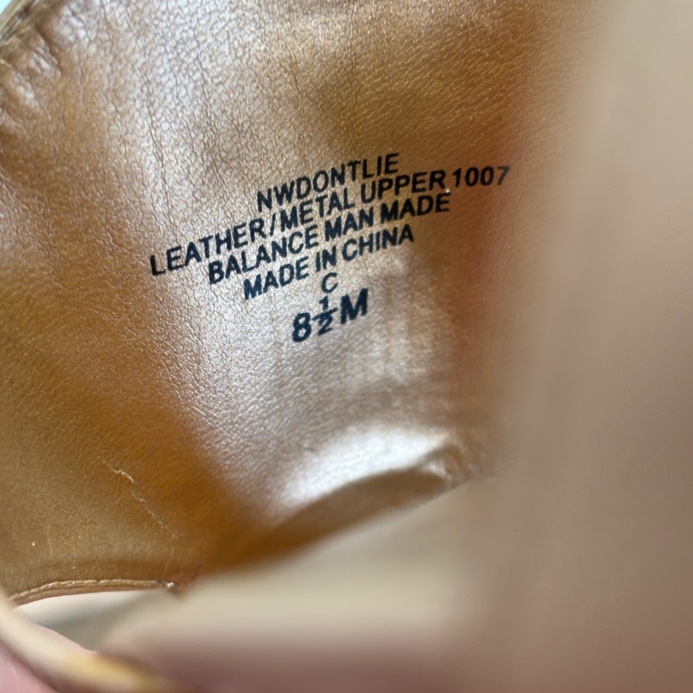 Nine West Tan Heels Elegant Design. Some signs of wear. - Picture 9 of 9